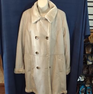 Wonder shearling coat. Fur trimmed. Large